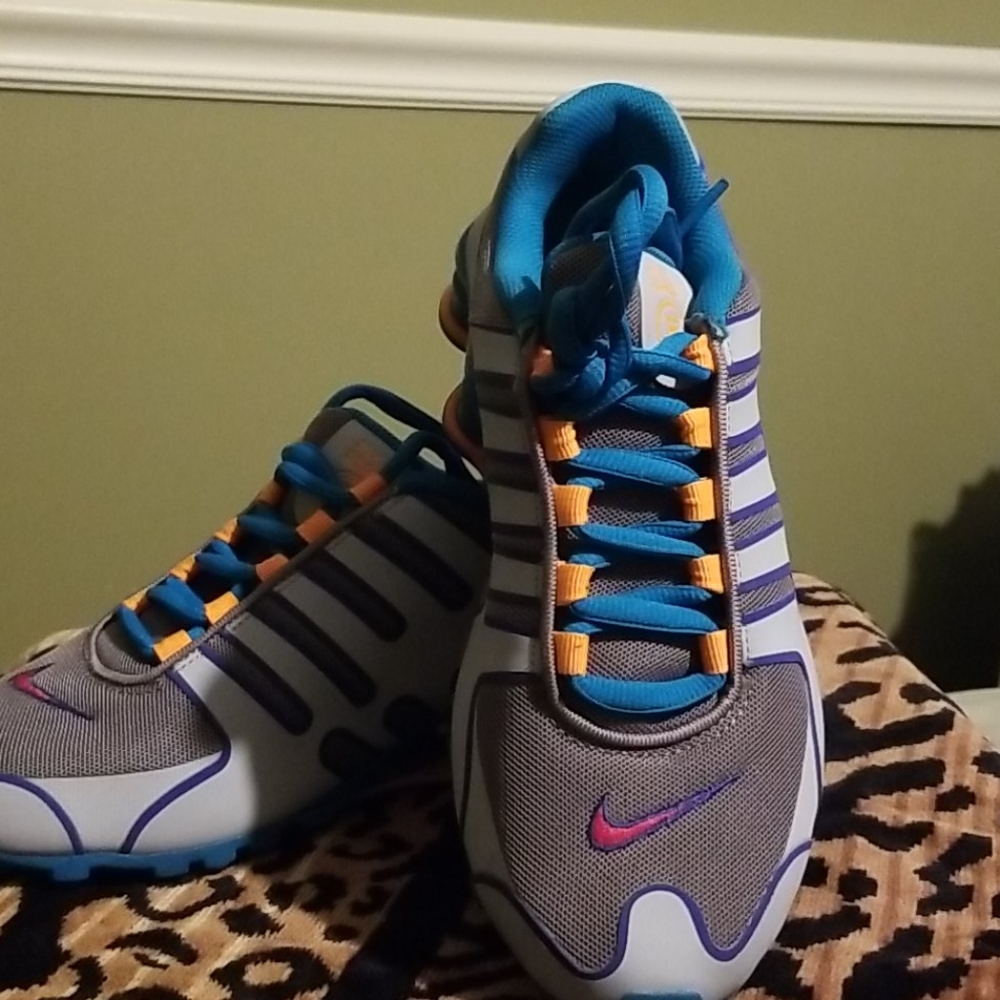 NIKE SHOX-no box